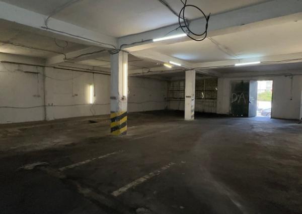 Priestor s montážnou jamou - 240 m2, Púchovská ul.