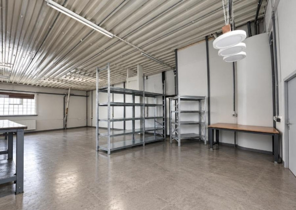 Obchodno-skladový priestor s chladiacim boxom – 140 m², ul. Stará Vajnorská