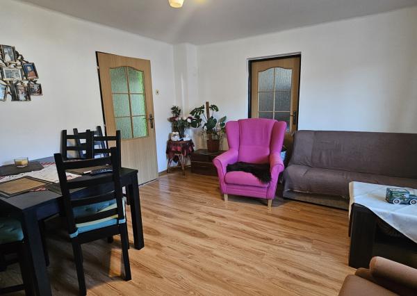 Priestranný rodinný dom s potenciálom dvojgeneračného bývania – Sokolovce pri Piešťanoch