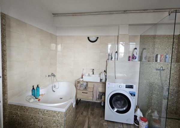 Priestranný rodinný dom s potenciálom dvojgeneračného bývania – Sokolovce pri Piešťanoch