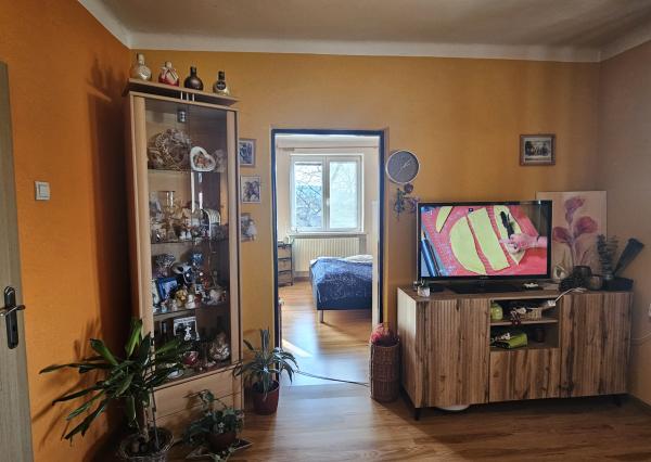 Priestranný rodinný dom s potenciálom dvojgeneračného bývania – Sokolovce pri Piešťanoch