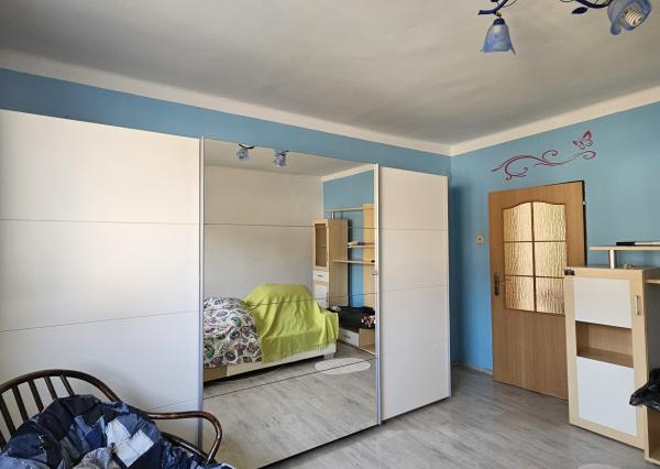 Priestranný rodinný dom s potenciálom dvojgeneračného bývania – Sokolovce pri Piešťanoch