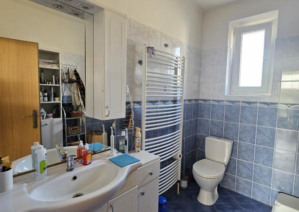 Priestranný rodinný dom s potenciálom dvojgeneračného bývania – Sokolovce pri Piešťanoch