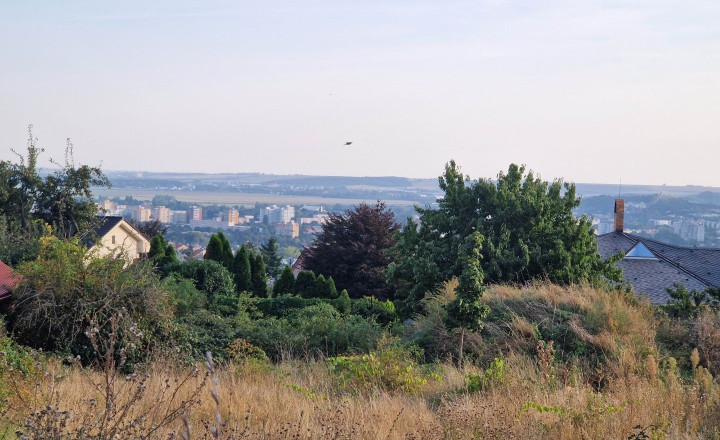 Na predaj pozemok s výhľadom stavebné povolenie Zobor Nitra - fotografia 1