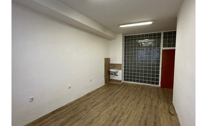 Multifunkčné priestory s umývadlom na prenájom - od 12 m2, Bojnická ul. - fotografia 9