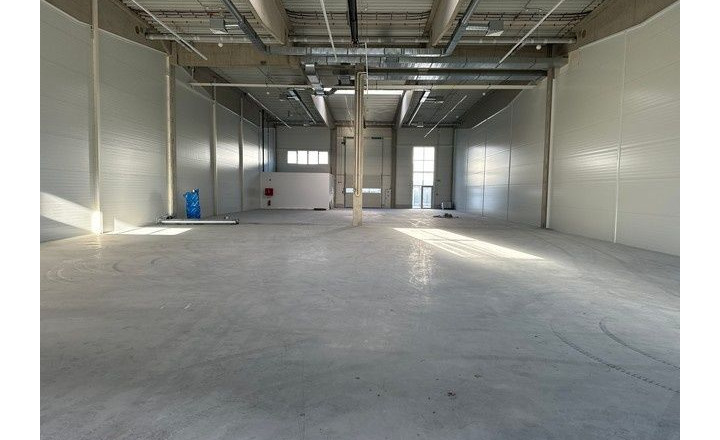 Vykurované obchodno-skladovacie a výstavné priestory na prenájom - od 450 m2, lokalita Bory. - fotografia 3
