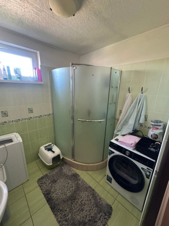 Exkluzívne na predaj priestranný 4-izbový byt s garážou a parkovacím miestom v tichej a príjemnej lokalite Topoľčany - Velušovce za super cenu - fotografia 8