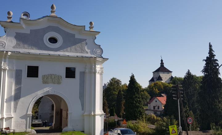 Predám stavebný pozemok na RD v Banskej Štiavnici. - fotografia 1