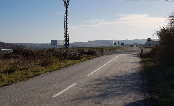 Predám pozemok na Zlatomoraveckej ceste pri Nitre, 6492m2. - fotografia 7
