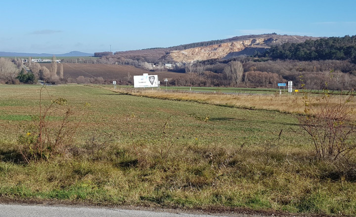 Predám pozemok na Zlatomoraveckej ceste pri Nitre, 6492m2. - fotografia 9