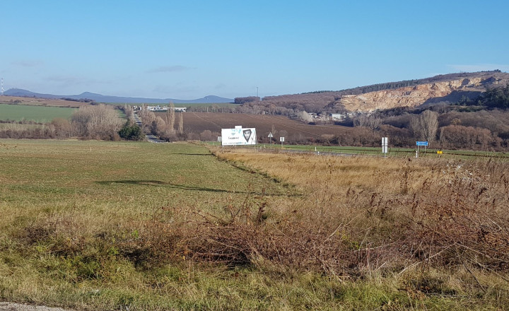 Predám pozemok na Zlatomoraveckej ceste pri Nitre, 6492m2. - fotografia 10
