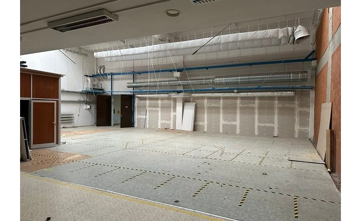 Vykurovaný skladový priestor na prenájom - 550 m2, Púchovská ul. - fotografia 1