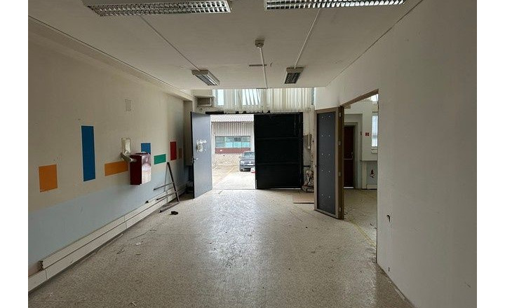 Vykurovaný skladový priestor na prenájom - 550 m2, Púchovská ul. - fotografia 3