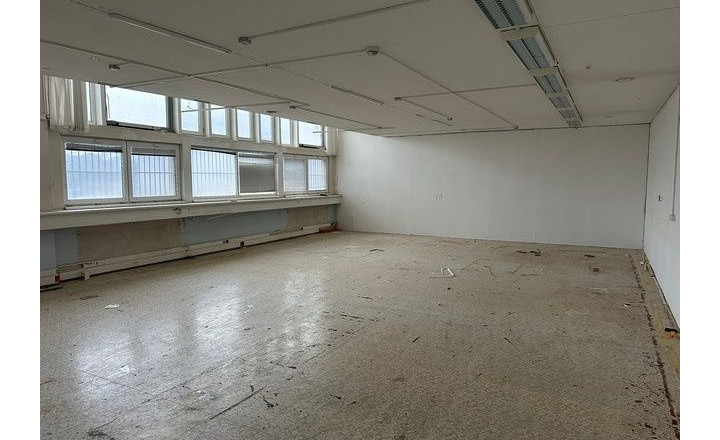 Vykurovaný skladový priestor na prenájom - 550 m2, Púchovská ul. - fotografia 4
