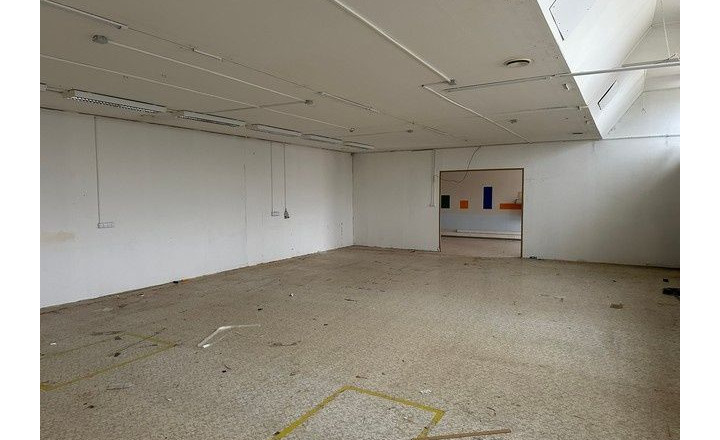 Vykurovaný skladový priestor na prenájom - 550 m2, Púchovská ul. - fotografia 5