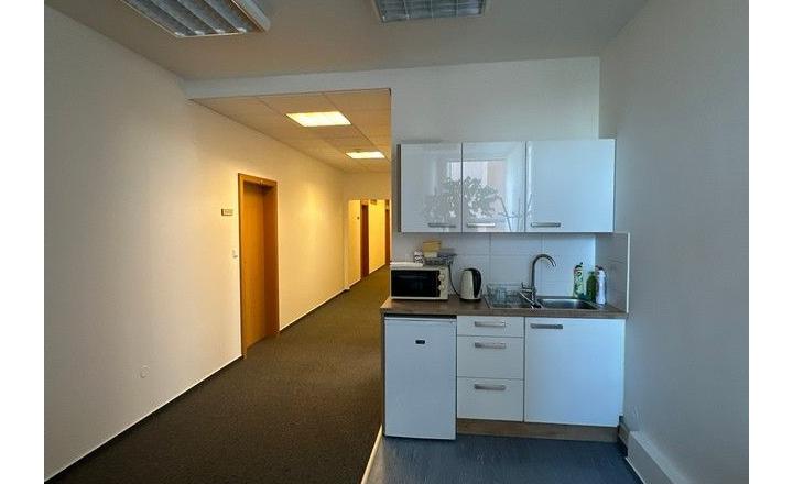 Administratívne priestory od 25 m2 na prenájom - Košická ul. - fotografia 17