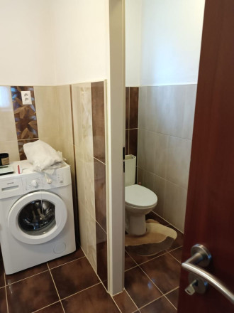 Predaj rodinného domu – Topoľčany Priestranný, útulný a v skvelej lokalite. Miesto, kde sa budete cítiť ako doma od prvého dňa. - fotografia 8