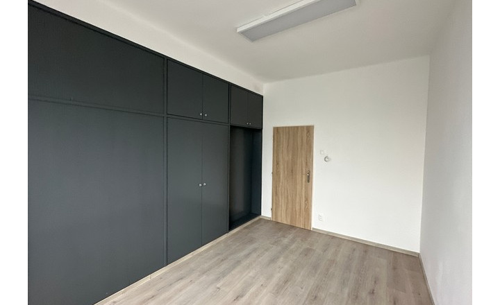 Multifunkčné priestory s umývadlom na prenájom - od 12 m2, Bojnická ul. - fotografia 3