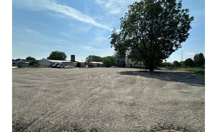 Spevnené komerčné plochy na prenájom - 4.724 m2, Poľovnícka ul. - fotografia 5