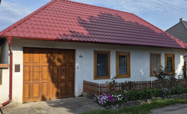 REZERVOVANÝ. - fotografia 1