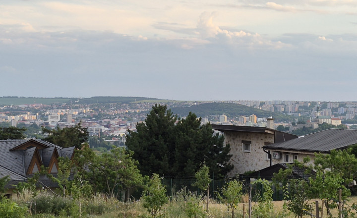 Predám stavebný pozemok Nitra - Zobor. - fotografia 1