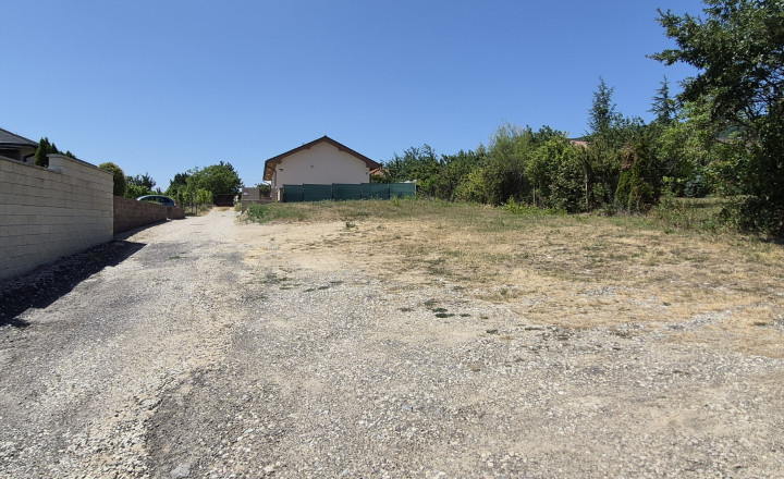 Predám stavebný pozemok Nitr. Hrnčiarovce 400m2. - fotografia 3