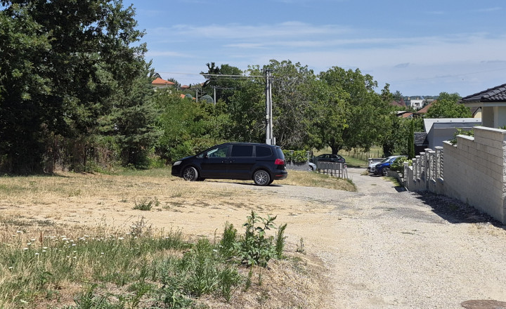 Predám stavebný pozemok Nitr. Hrnčiarovce 400m2. - fotografia 6