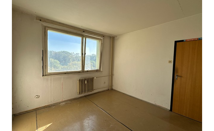 REZERVOVANÉ - 3-izbový byt v pôvodnom stave, lodžia - 69 m2, ul. Mamateyova - fotografia 8