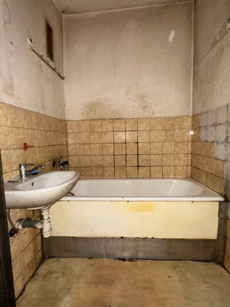 REZERVOVANÉ - 3-izbový byt v pôvodnom stave, lodžia - 69 m2, ul. Mamateyova - fotografia 18