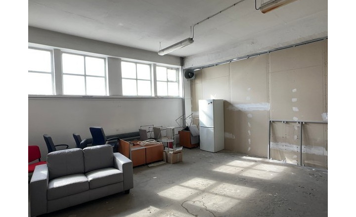 Skladovacie priestory – od 36 m² do 216 m², Púchovská ul. - fotografia 1