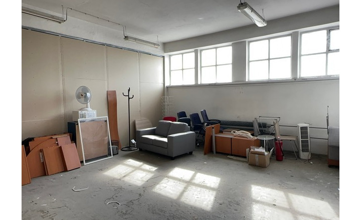 Skladovacie priestory – od 36 m² do 216 m², Púchovská ul. - fotografia 3