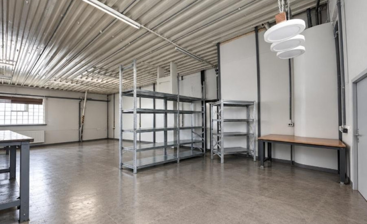 Obchodno-skladový priestor s chladiacim boxom – 140 m², ul. Stará Vajnorská - fotografia 1