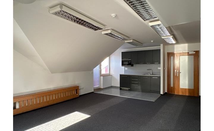 Podkrovné administratívne priestory  – 186,9 m², Miletičova ul. - fotografia 2