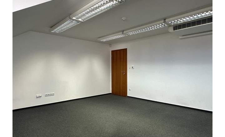 Podkrovné administratívne priestory  – 186,9 m², Miletičova ul. - fotografia 11