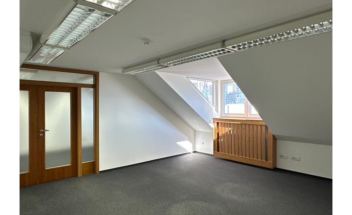 Podkrovné administratívne priestory  – 186,9 m², Miletičova ul. - fotografia 9