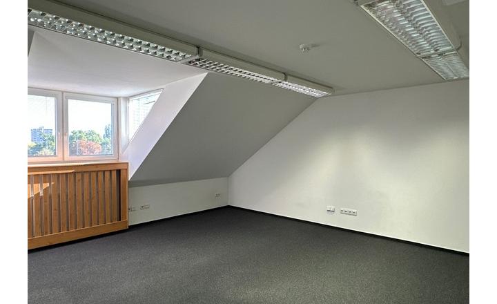 Podkrovné administratívne priestory  – 186,9 m², Miletičova ul. - fotografia 10