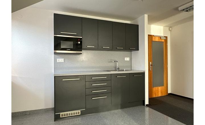 Podkrovné administratívne priestory  – 186,9 m², Miletičova ul. - fotografia 21