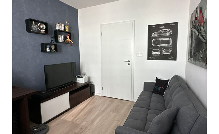 4-izbový byt s dvomi lodžiami po kvalitnej rekonštrukcii. - fotografia 18