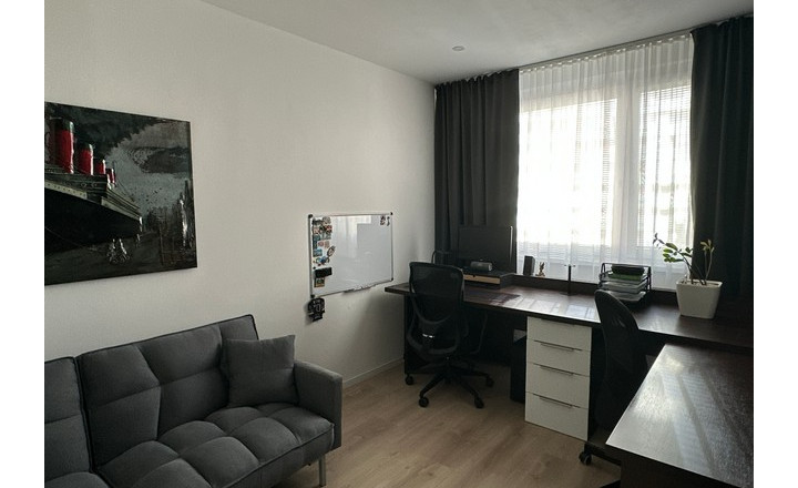 4-izbový byt s dvomi lodžiami po kvalitnej rekonštrukcii. - fotografia 16