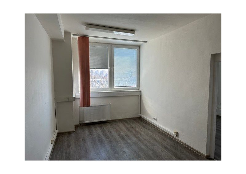 Kancelárske priestory na prenájom - od 32 m2, Panónska cesta.