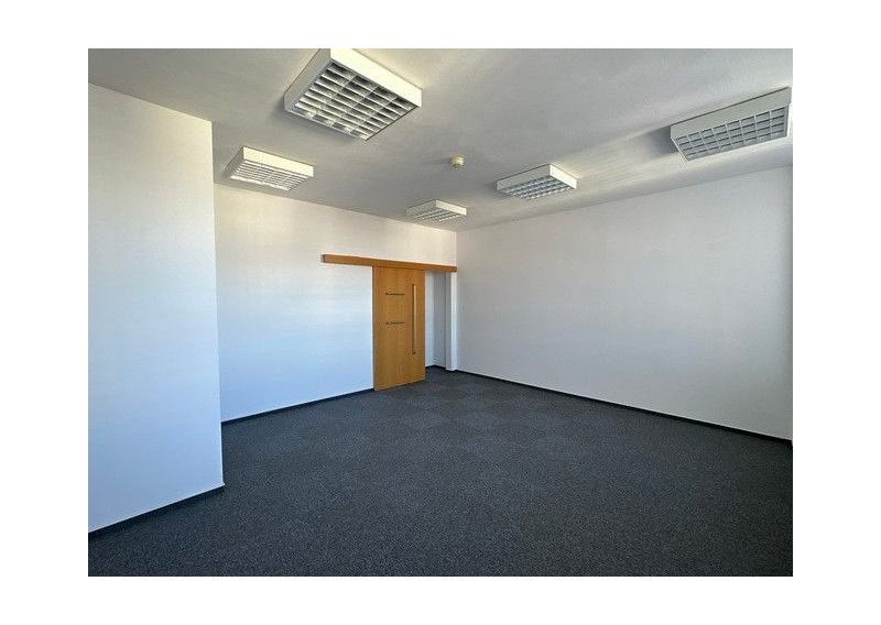 Reprezentatívny kancelársky priestor na prenájom – 132 m², Košická ulica.