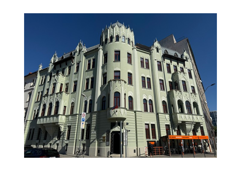 Kancelárske priestory na prenájom - od 104 m², Šafárikovo námestie
