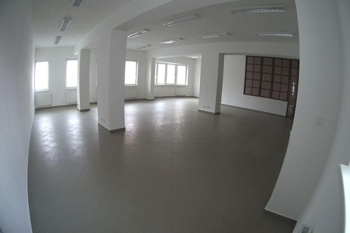 Univerzávny priestor na prenájom pre kanceláriu aj služby v centre mesta – 113 m²