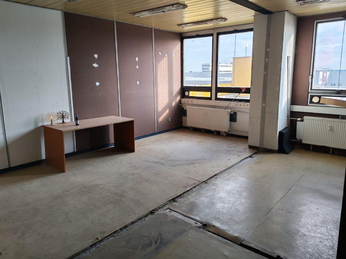 Kancelárie v nižšom štandarde - rôzne výmery, Pestovateľská ul.