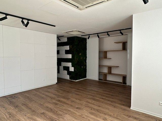 Kancelársky priestor so samostatným vstupom na prenájom - 98 m2, ul. Na Pántoch