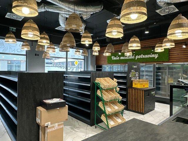 Pekný obchodný priestor v novostavbe na prenájom - 120 m2, Tomášikova ul.