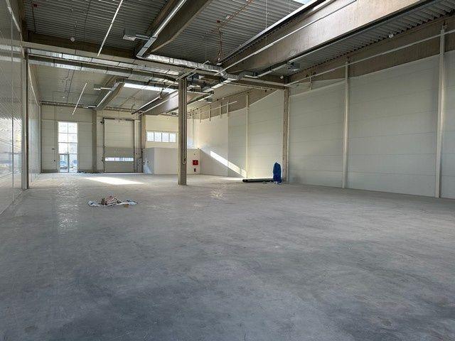 Vykurované obchodno-skladovacie a výstavné priestory na prenájom - od 450 m2, lokalita Bory.