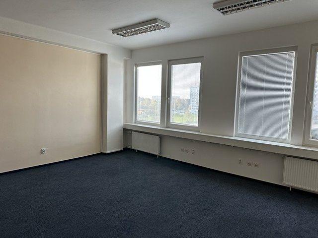 Kancelária s bezplatným parkovaním na prenájom - 52 m2, Rybničná ul.