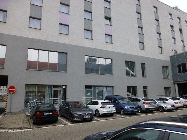 Kancelária v administratívnej časti Hotela SAFFRON na prenájom - 29,8 m2, Radlinského ul.