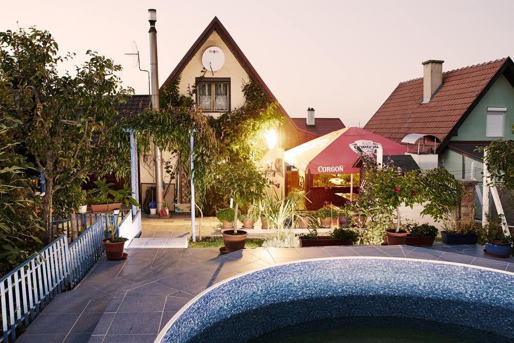 Na predaj pekná chata od TK vzdialená len 300m, Podhájska